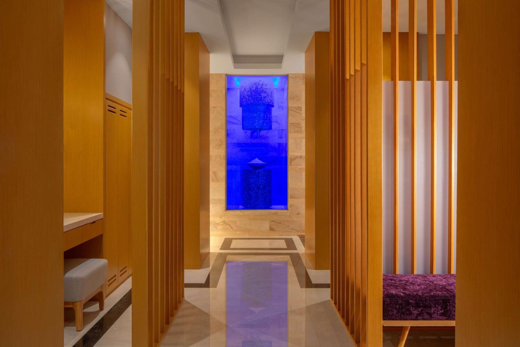 Hyatt Regency Riyadh Olaya Exteriör bild The spa at The Westin