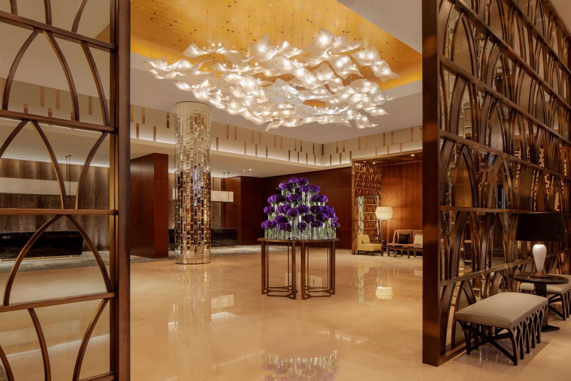 Hyatt Regency Riyadh Olaya Exteriör bild The lobby of the hotel